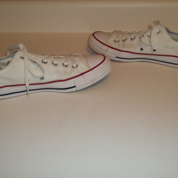 Converse All Star Chuck Taylor Classic Low Top White Sneakers Mens- 7 Womens- 9 - Picture 8 of 12